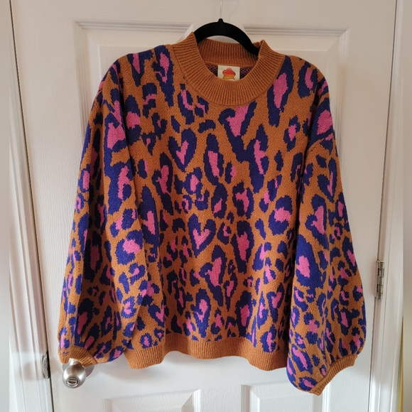 Farm Rio Leopard Pop Caramel Sweater NWT - Picture 4 of 9